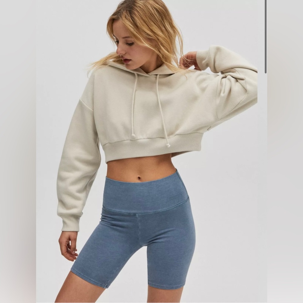 Aritzia TNA The Super Crop Hoodie